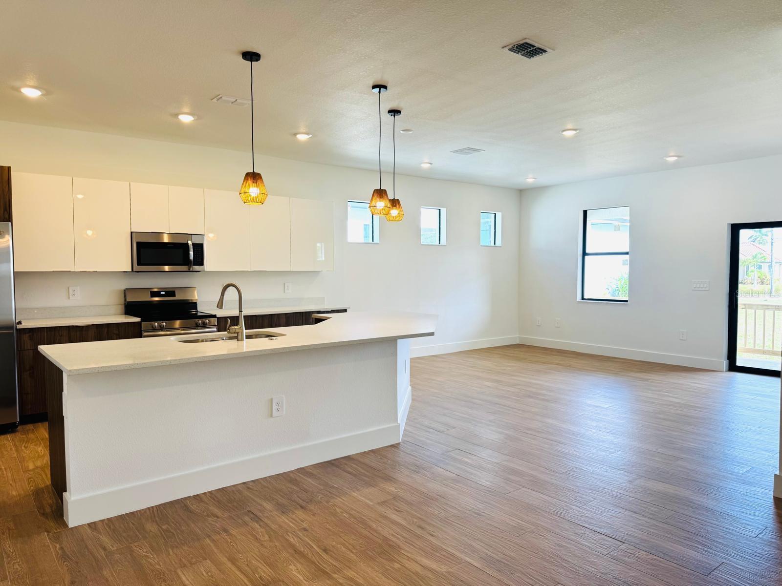 CHARLOTTE PARK - Residential