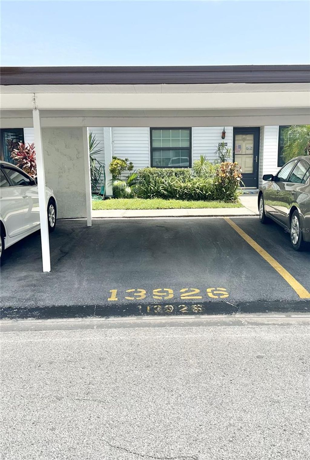 Photo of 13926 Mission Oaks Boulevard, Seminole, FL 33776 (MLS # TB8394068)