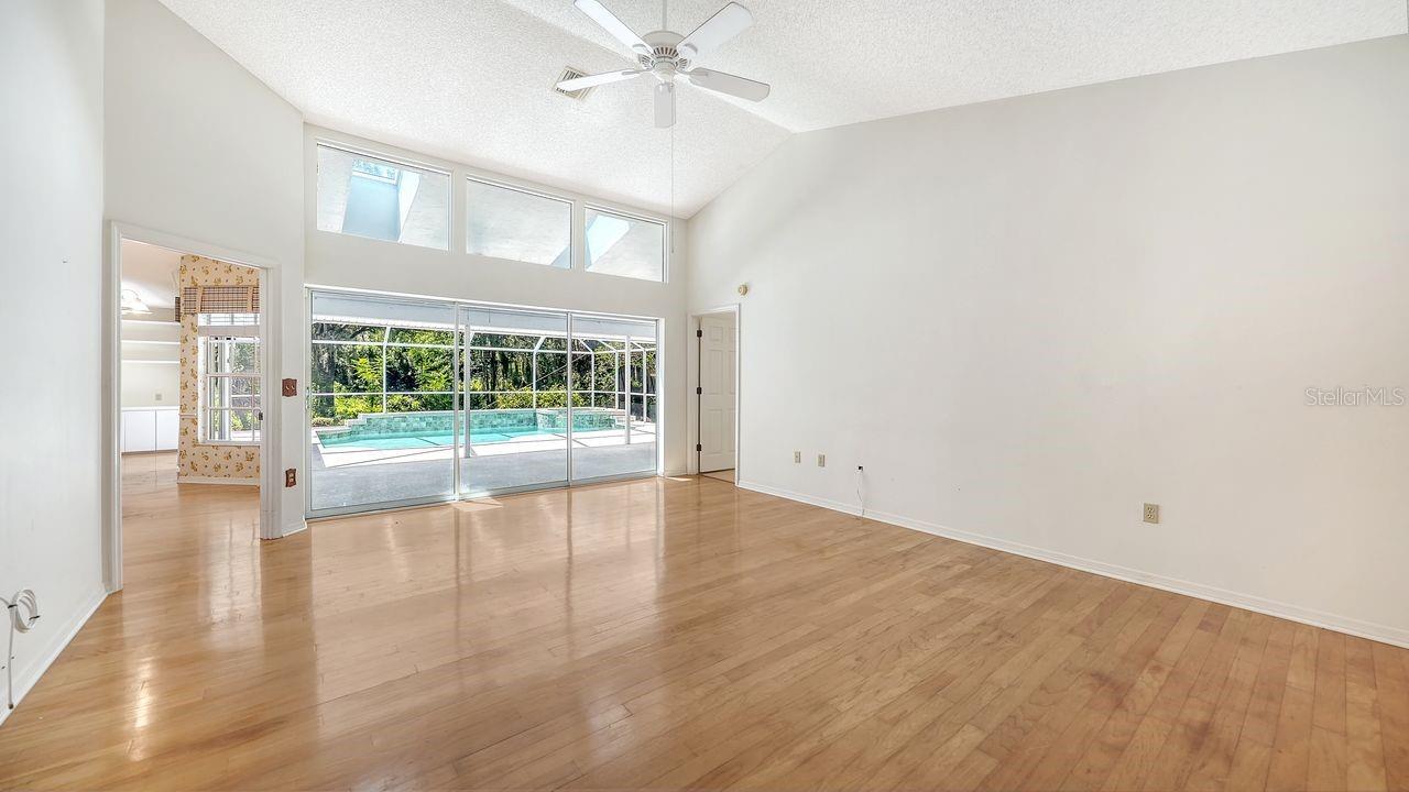 4481 OAK VIEW DRIVE