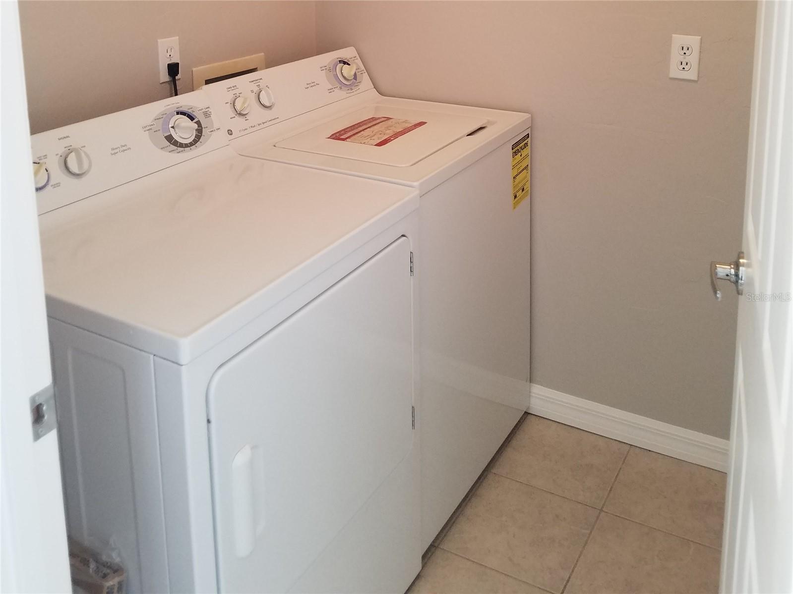 NORTHRIDGE - Residential Lease