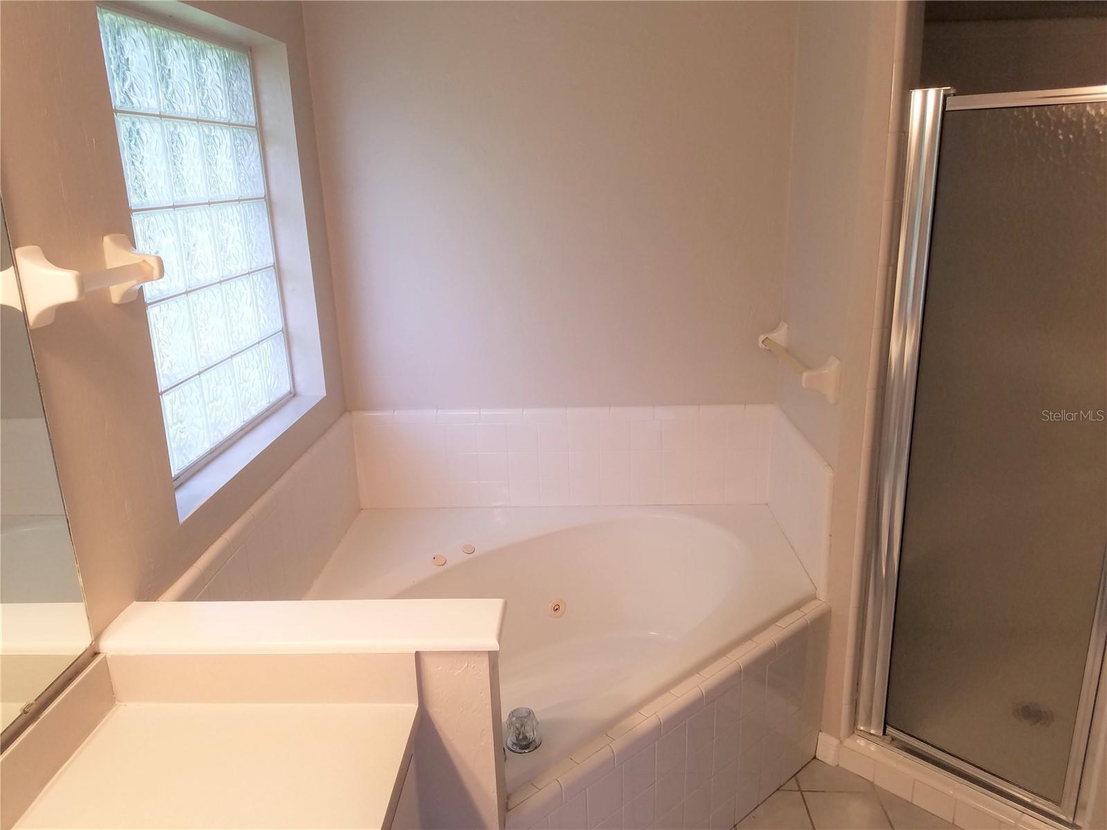 NORTHRIDGE - Residential Lease