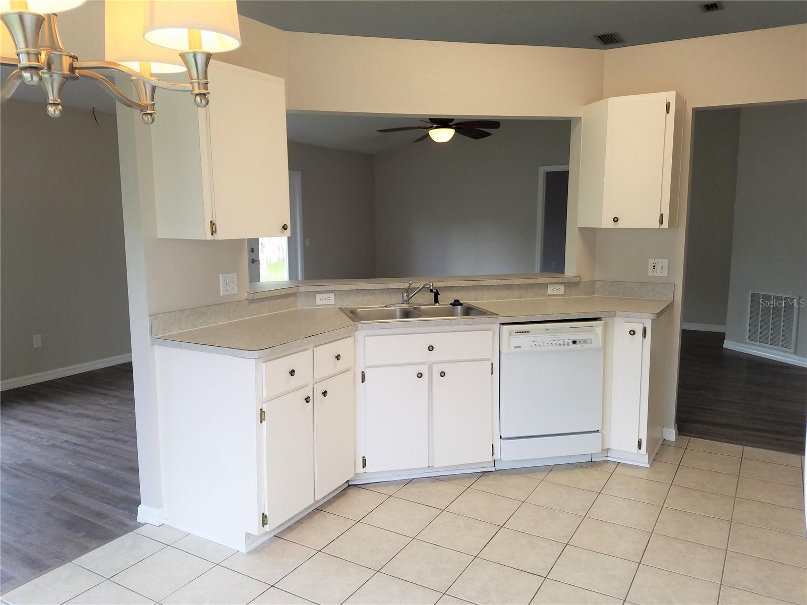 NORTHRIDGE - Residential Lease