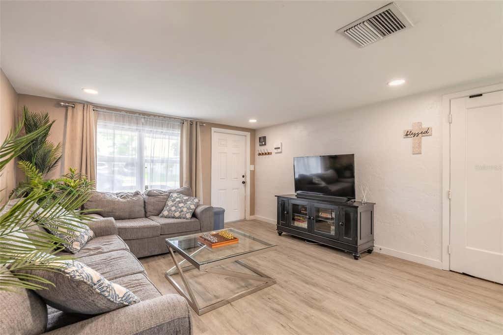 Photo of 1245 Essex Road, Daytona Beach, FL 32117 (MLS # NS1088948)