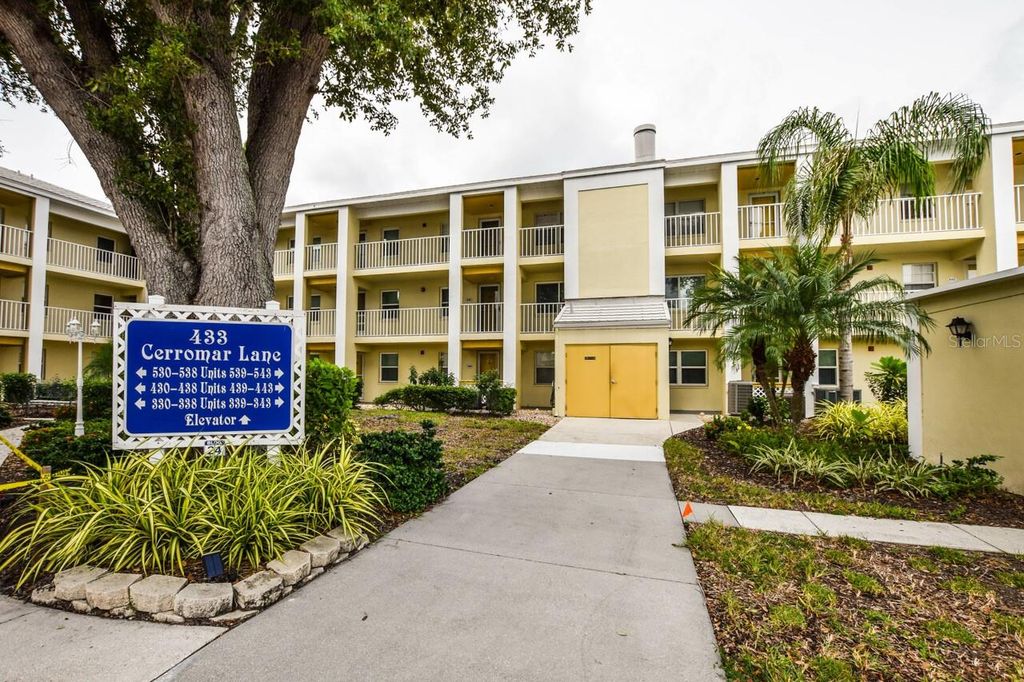Photo of 433 Cerromar Lane #438, Venice, FL 34293 (MLS # N6140643)