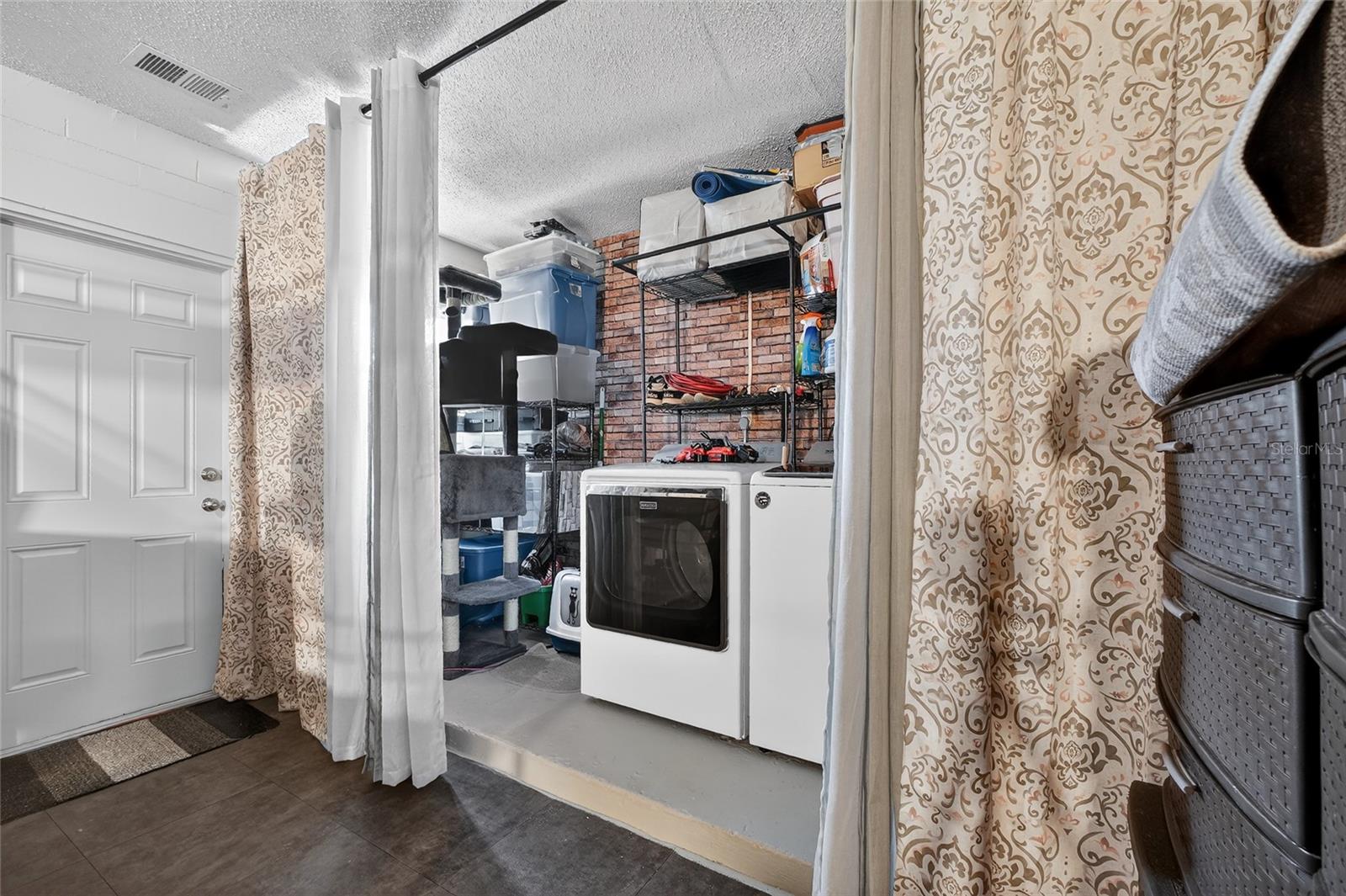 DELTONA LAKES UNIT 05 - Residential