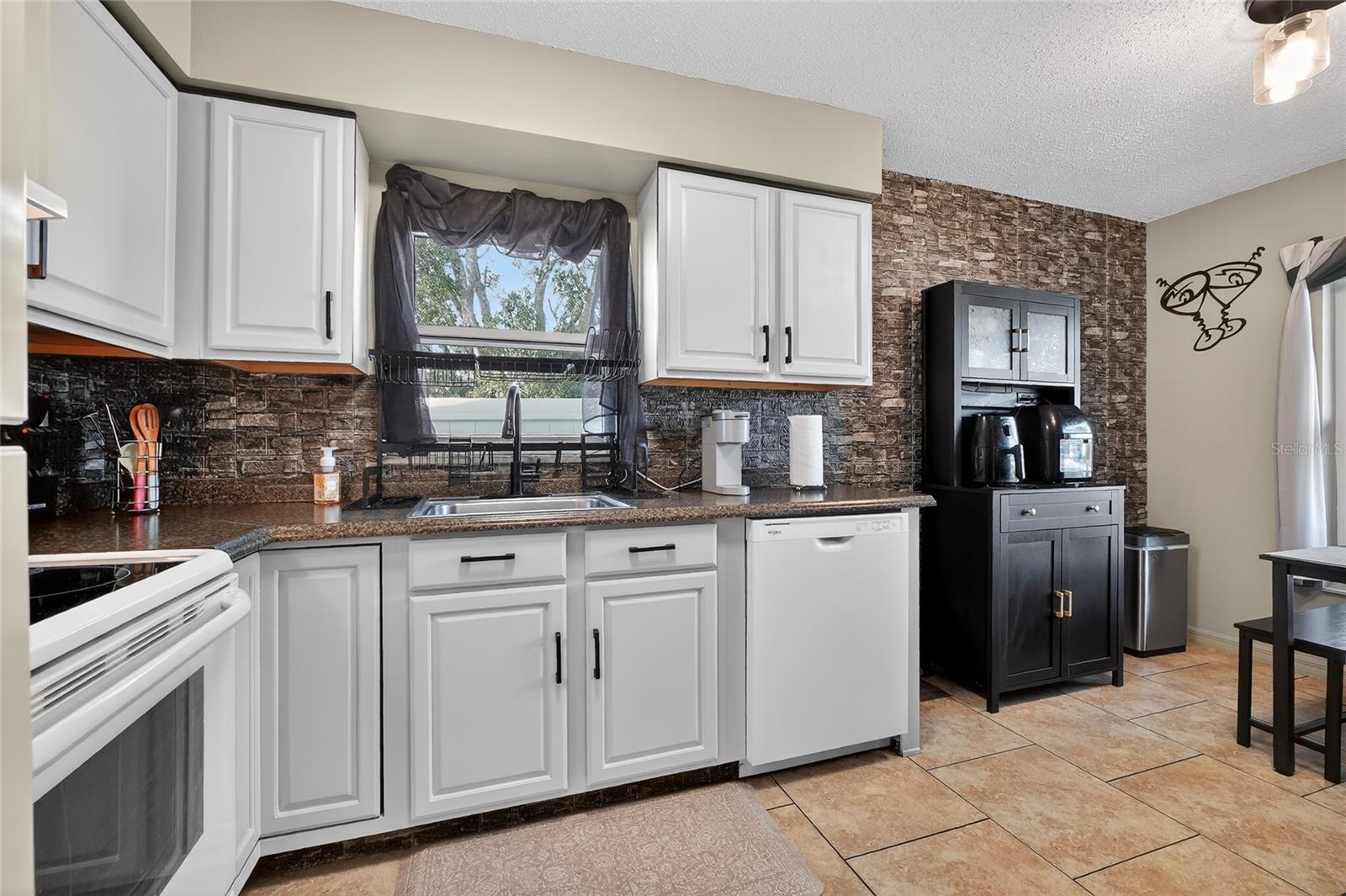 DELTONA LAKES UNIT 05 - Residential