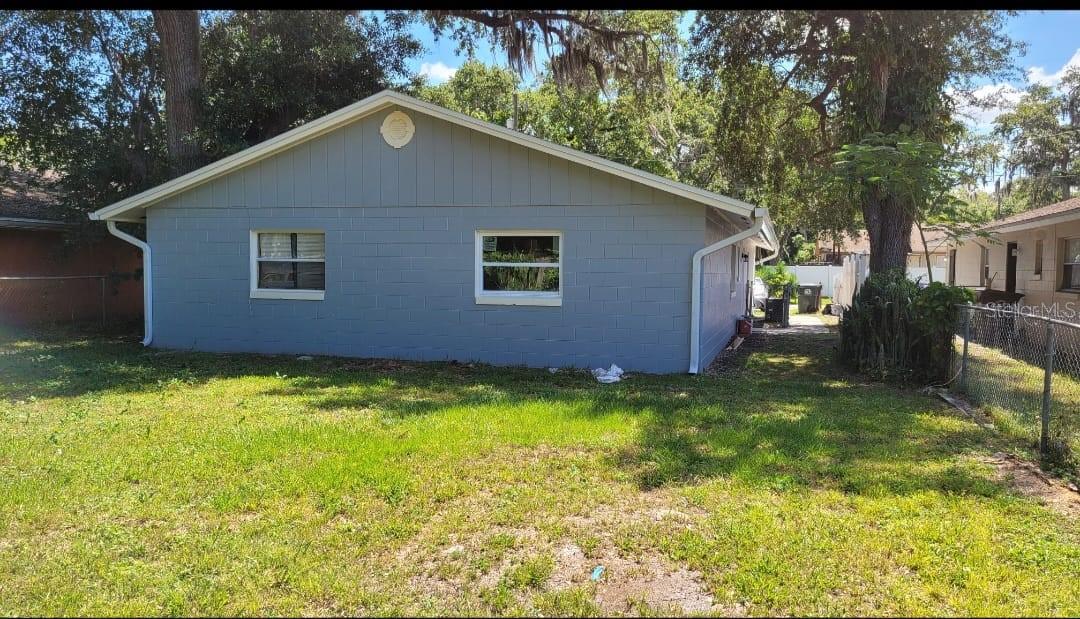 Welcome to 508 N Rosland Drive in Kissimmee! This charming 2-bedroom, 1-bath single-family home is move-in ready and available for immediate occupancy. Featuring tile flooring throughout, a spacious living area, and an updated kitchen, this home offers comfort and convenience in a central location. Enjoy a large yard with plenty of space for outdoor activities. Located just minutes from downtown Kissimmee, schools, shopping, dining, and major highways. Rent is $1,650/month.