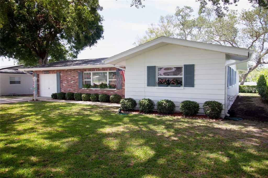 Photo of 2010 6th Avenue SW, Largo, FL 33770 (MLS # TB8394873)