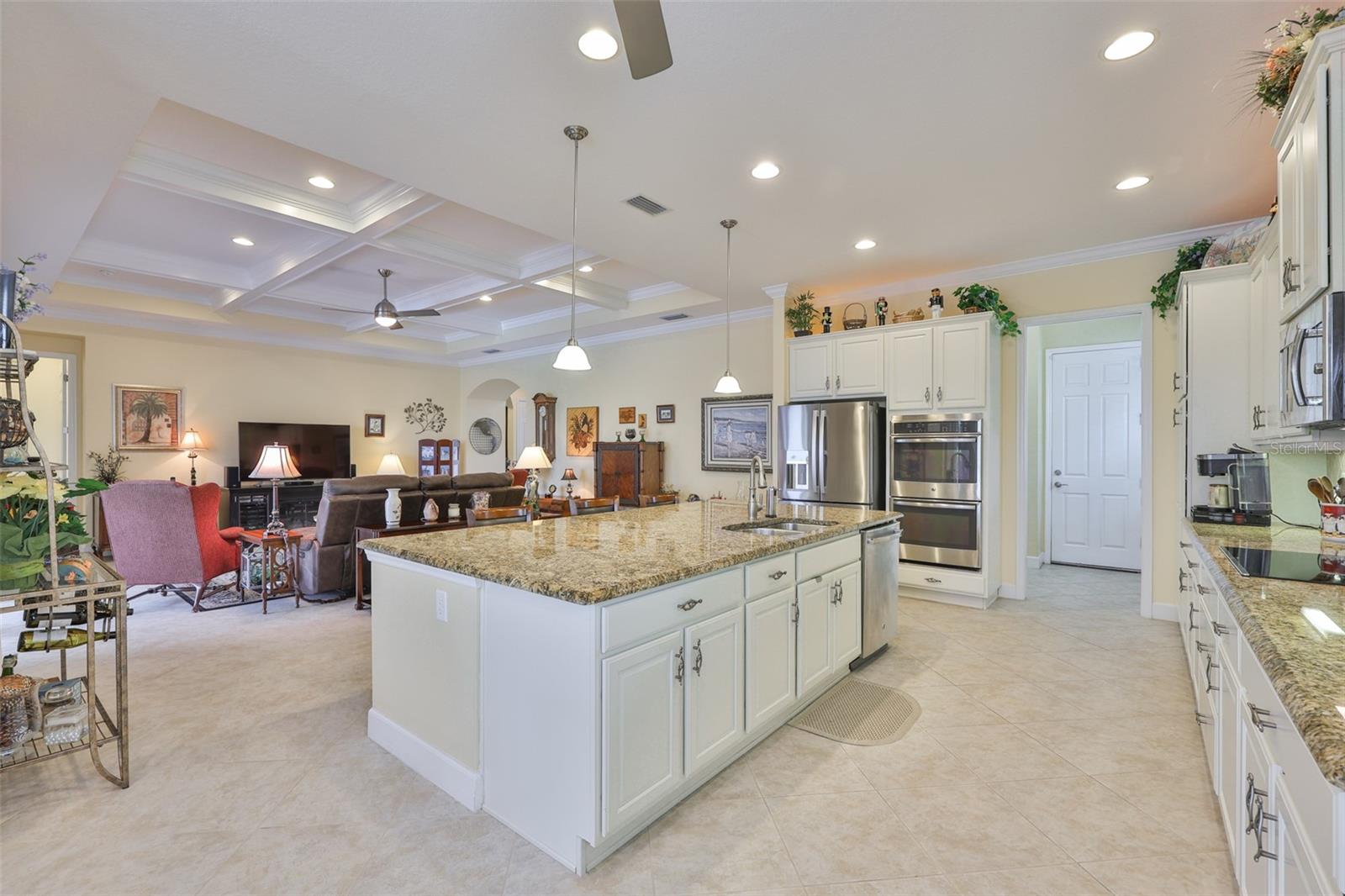 SUN CITY CENTER UNIT 274 & 2 - Residential