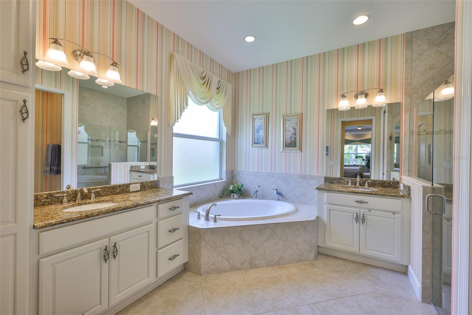 SUN CITY CENTER UNIT 274 & 2 - Residential