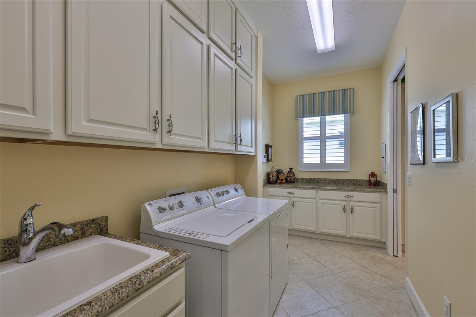 SUN CITY CENTER UNIT 274 & 2 - Residential