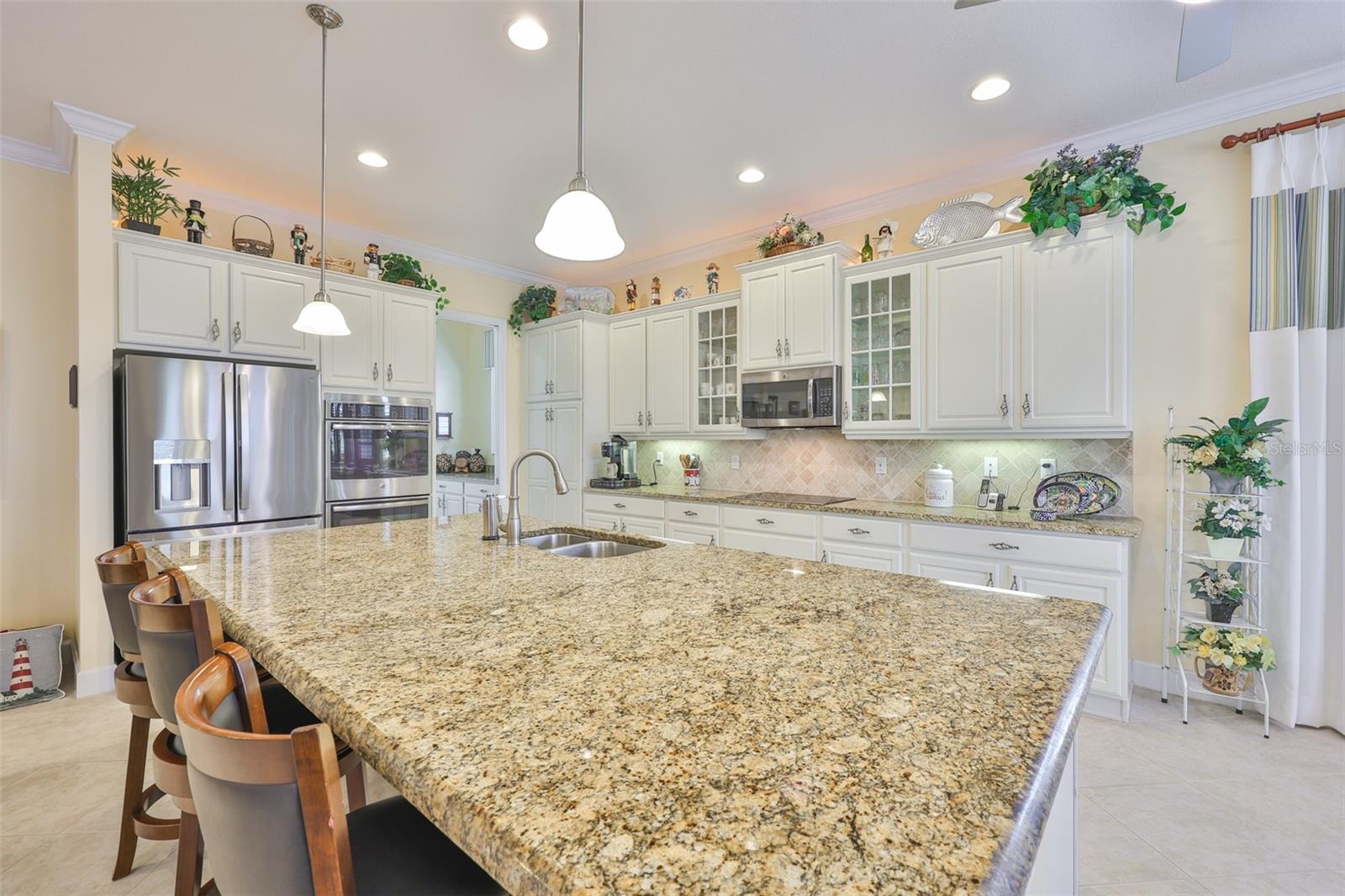 SUN CITY CENTER UNIT 274 & 2 - Residential