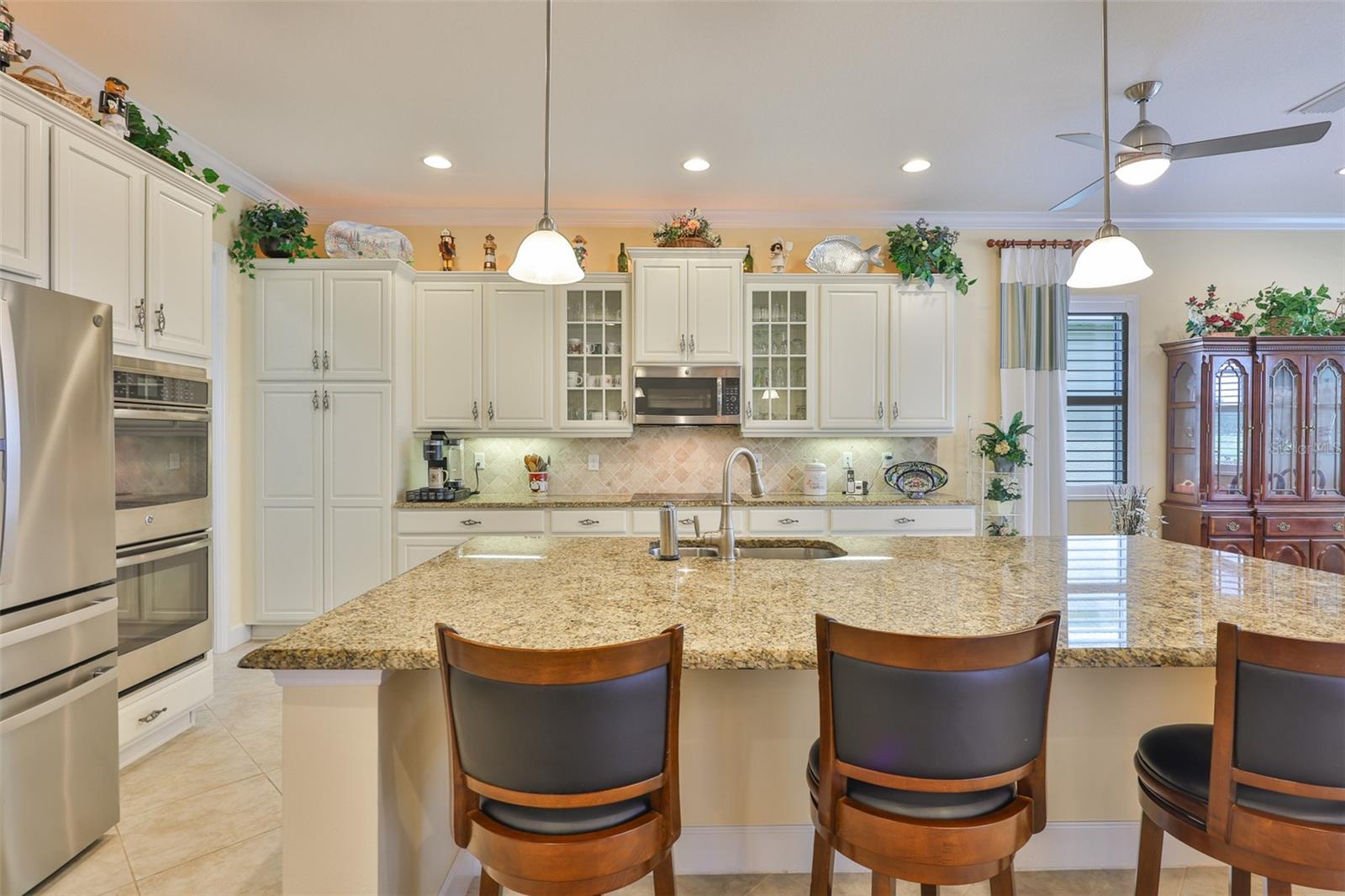 SUN CITY CENTER UNIT 274 & 2 - Residential