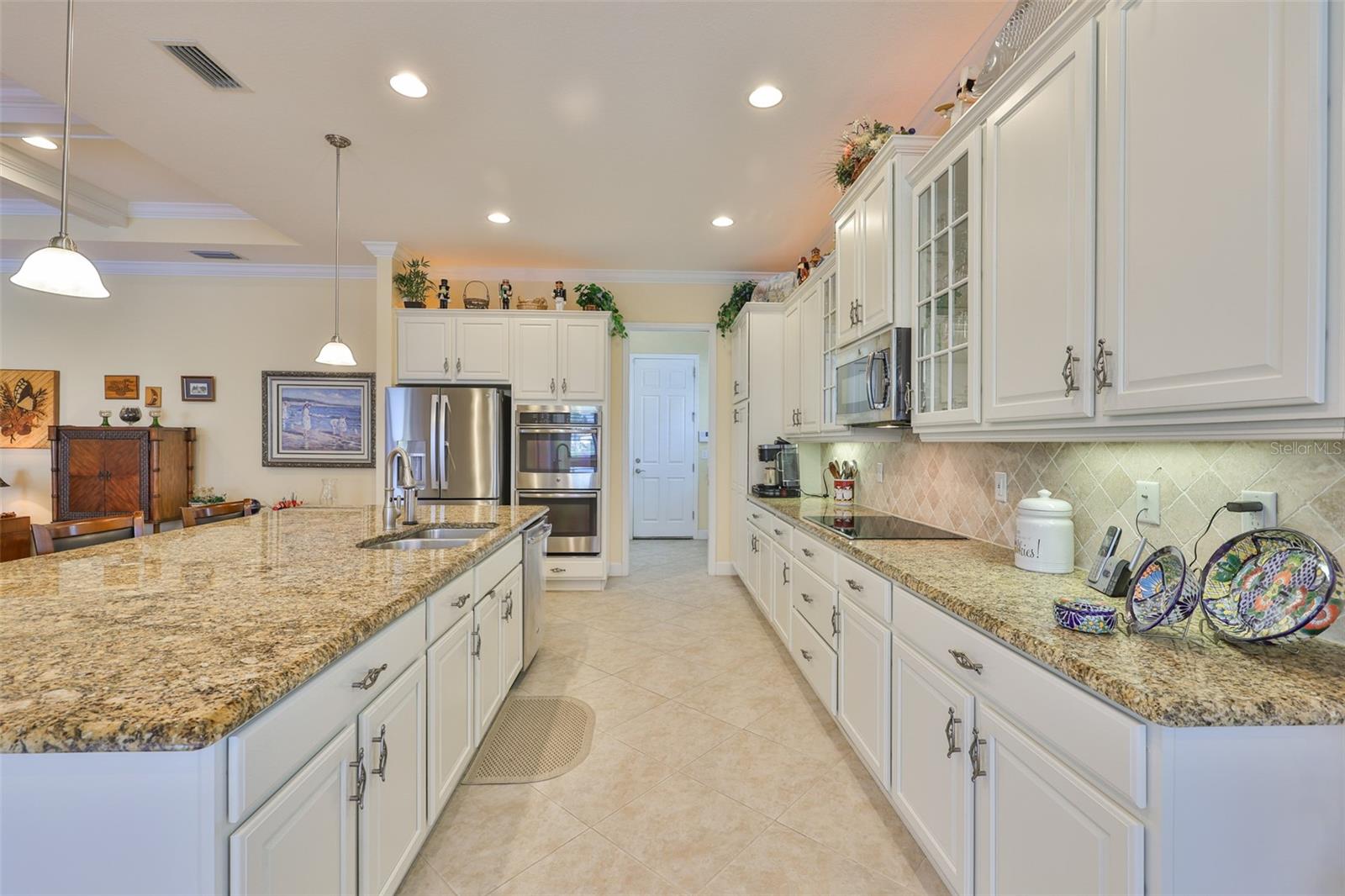 SUN CITY CENTER UNIT 274 & 2 - Residential