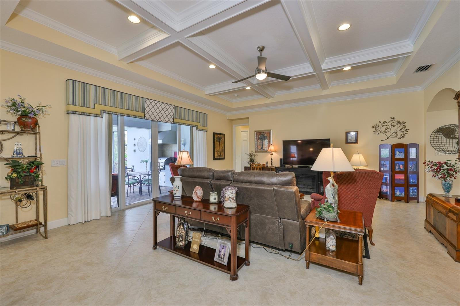 SUN CITY CENTER UNIT 274 & 2 - Residential