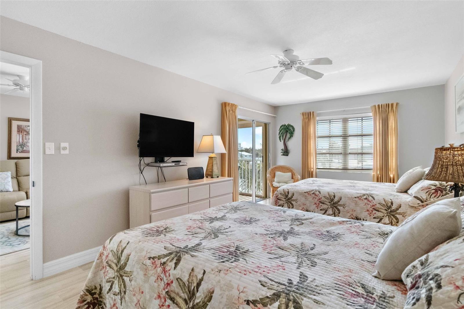 PALM BAY CLUB III - Residential