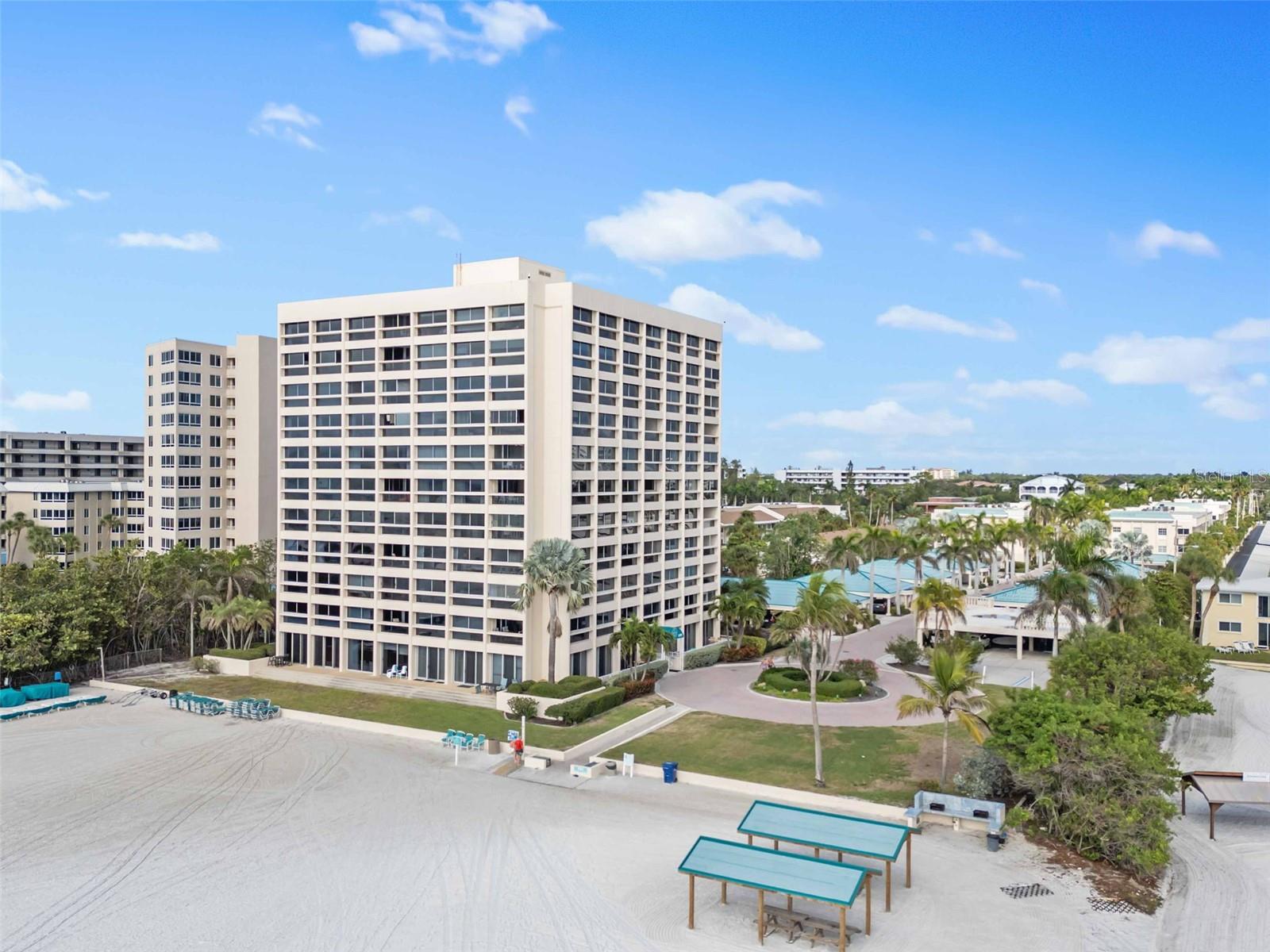 PALM BAY CLUB III - Residential