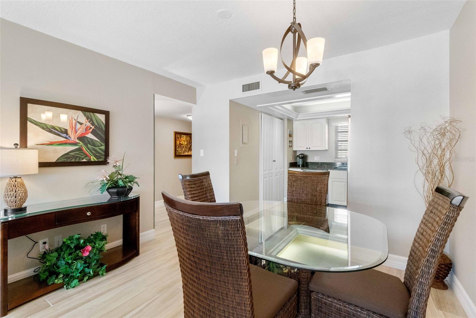 PALM BAY CLUB III - Residential