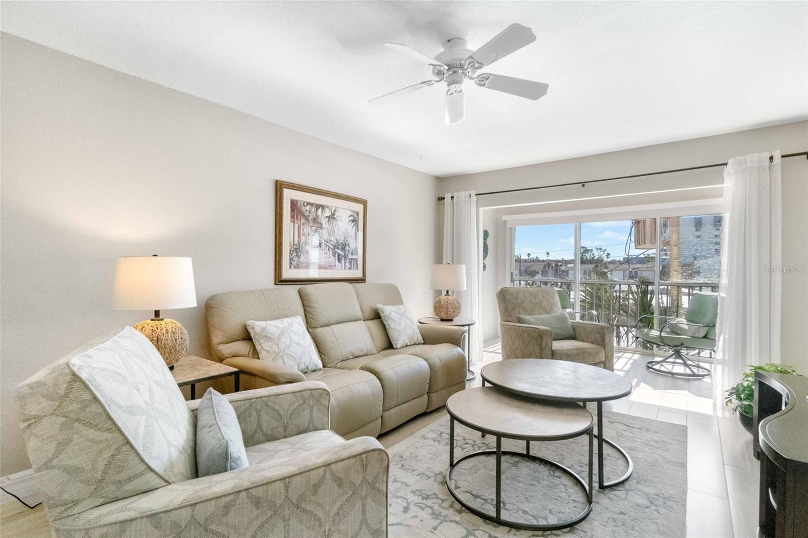 PALM BAY CLUB III - Residential