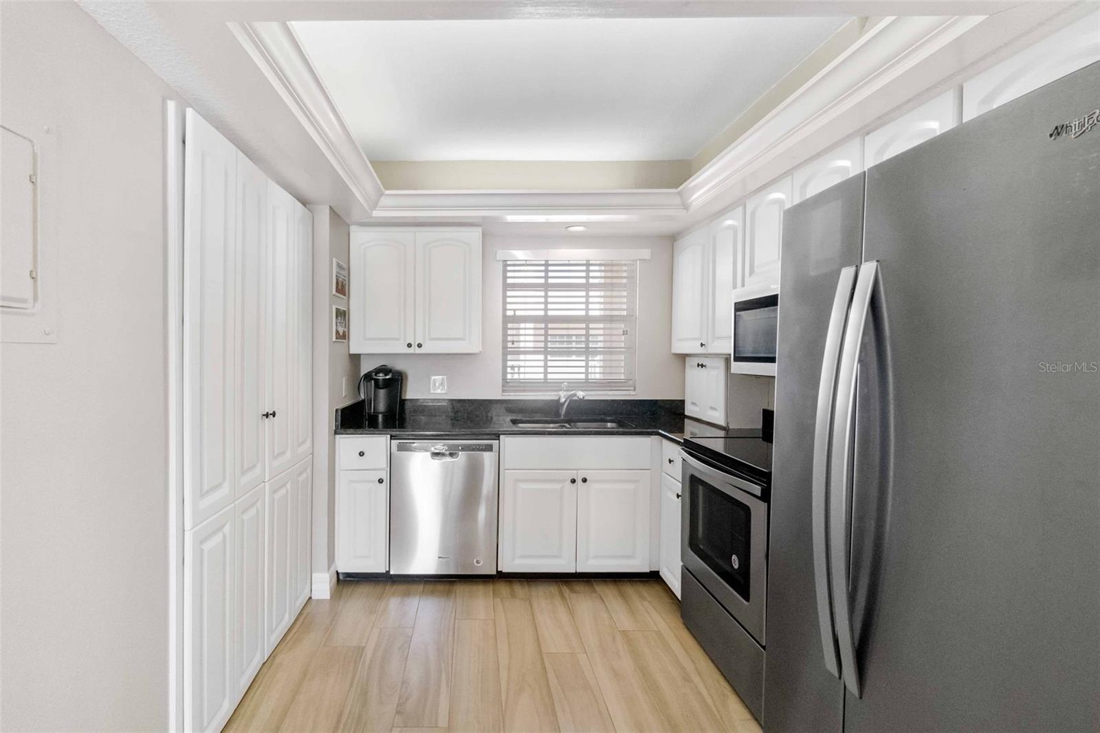 PALM BAY CLUB III - Residential