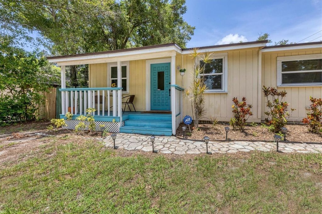 Photo of 900 Beverly Avenue, Largo, FL 33770 (MLS # TB8440393)