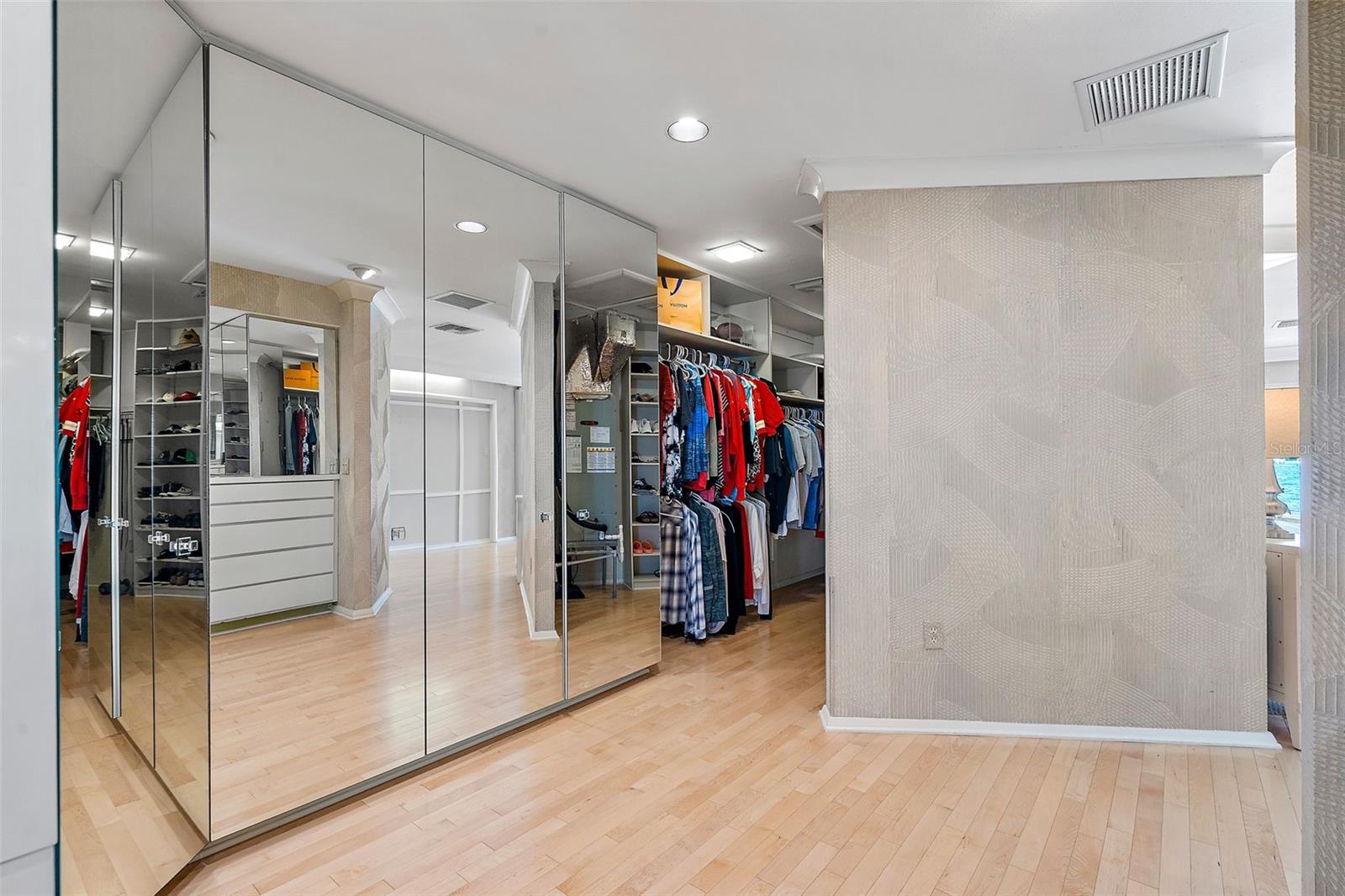 VINA-DEL-MAR SEC 1 - Residential