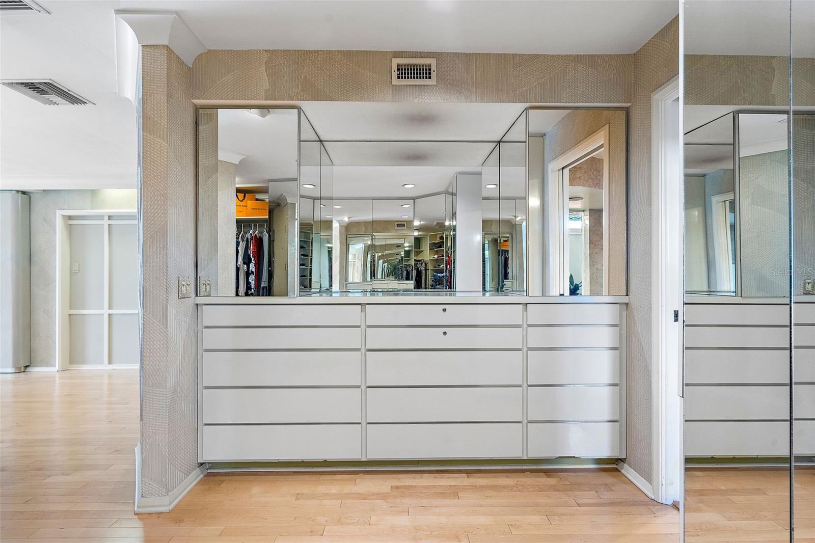 VINA-DEL-MAR SEC 1 - Residential