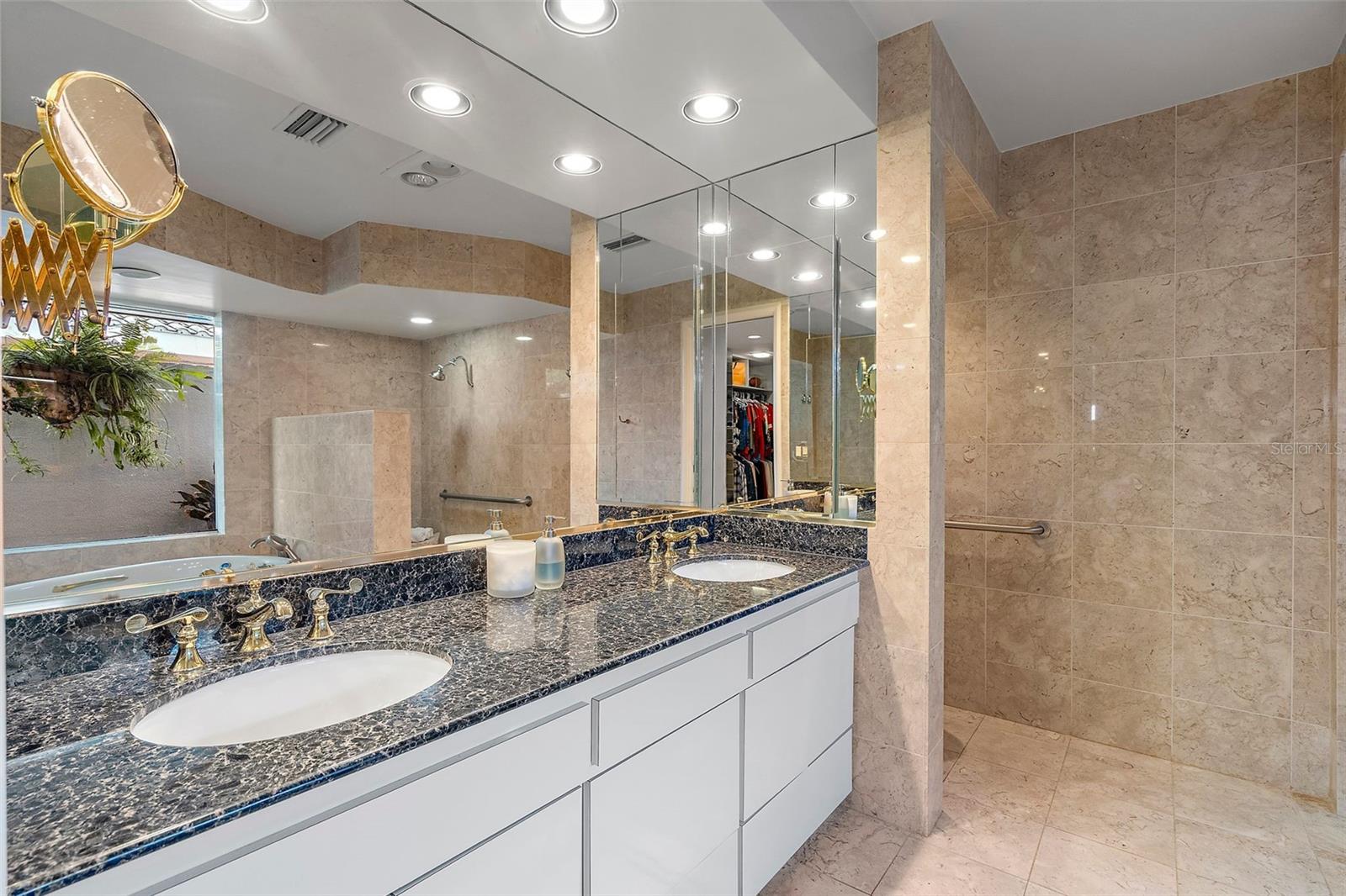 VINA-DEL-MAR SEC 1 - Residential