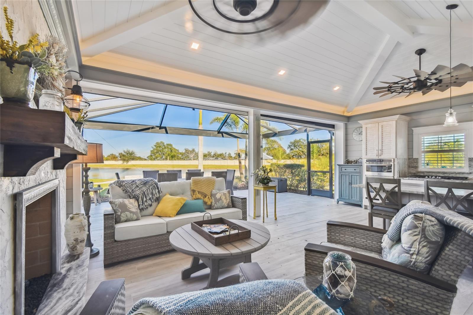 THORNTON CRK MOTORCOACH RESIDENCE - Residential