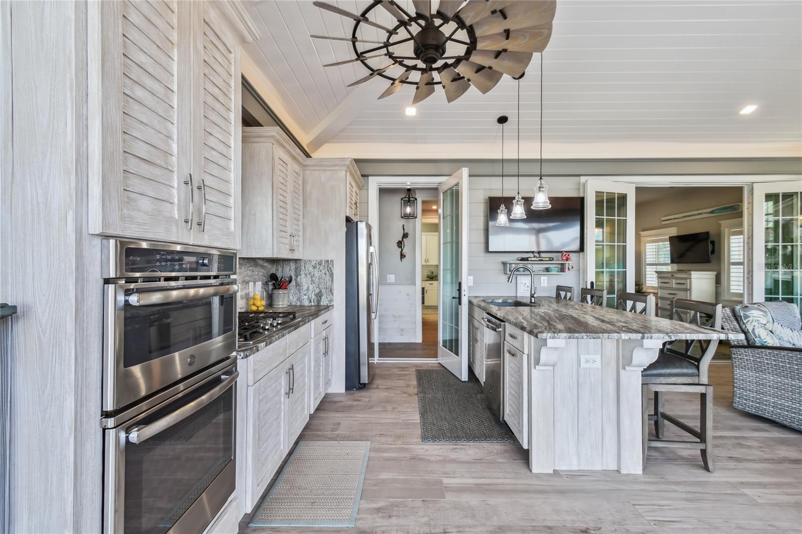 THORNTON CRK MOTORCOACH RESIDENCE - Residential