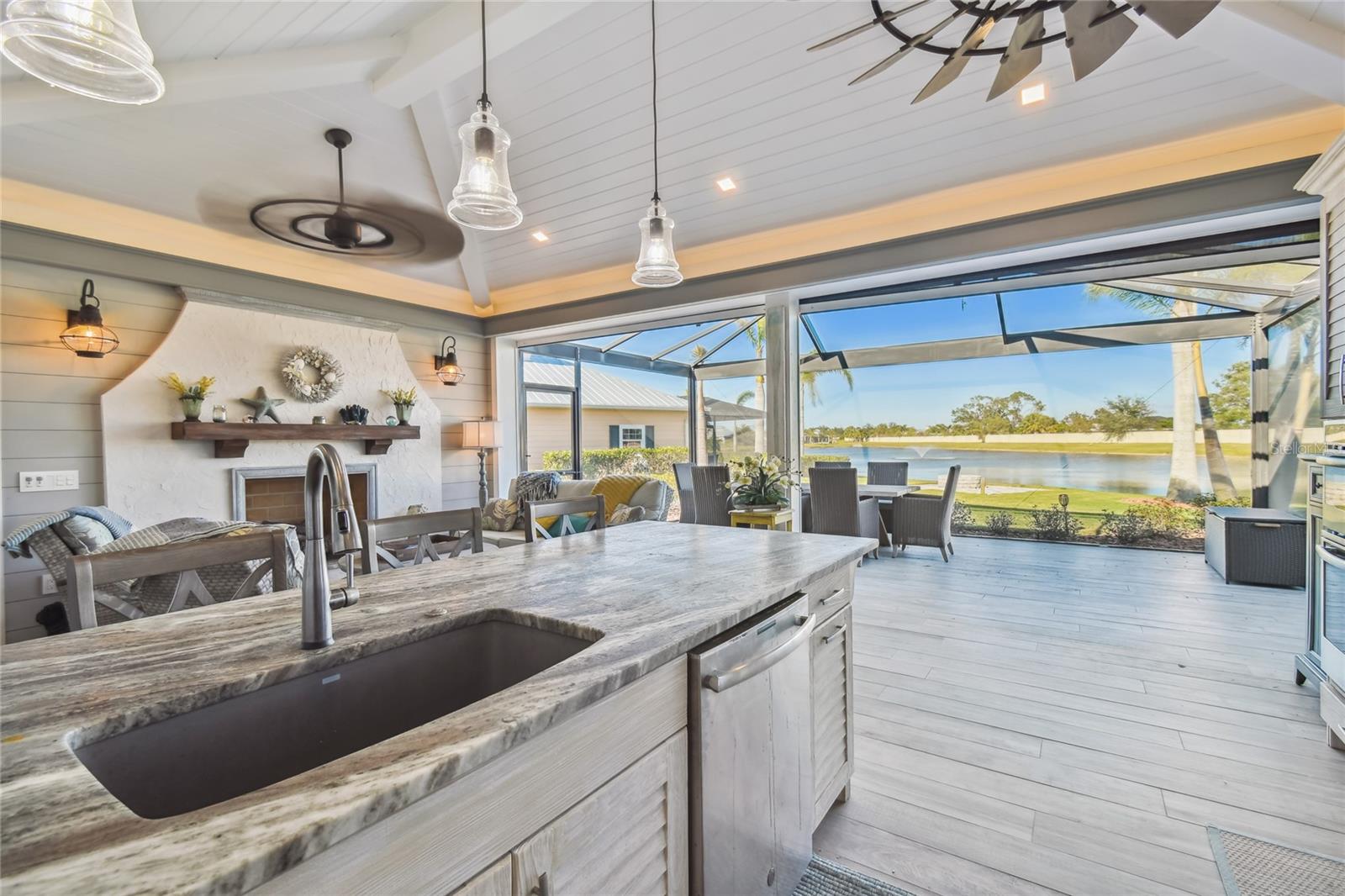 THORNTON CRK MOTORCOACH RESIDENCE - Residential