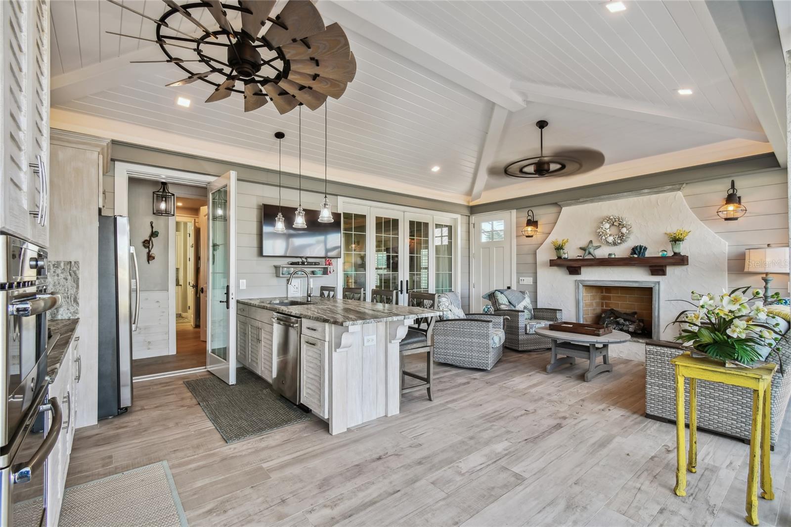 THORNTON CRK MOTORCOACH RESIDENCE - Residential