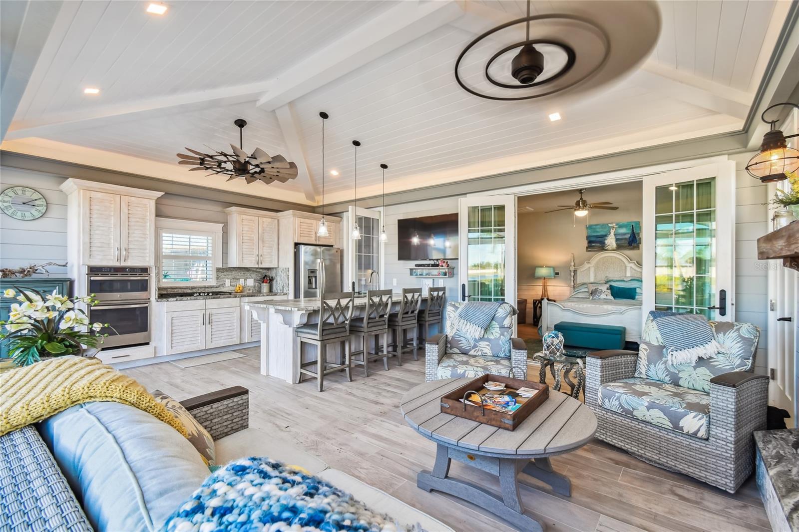 THORNTON CRK MOTORCOACH RESIDENCE - Residential