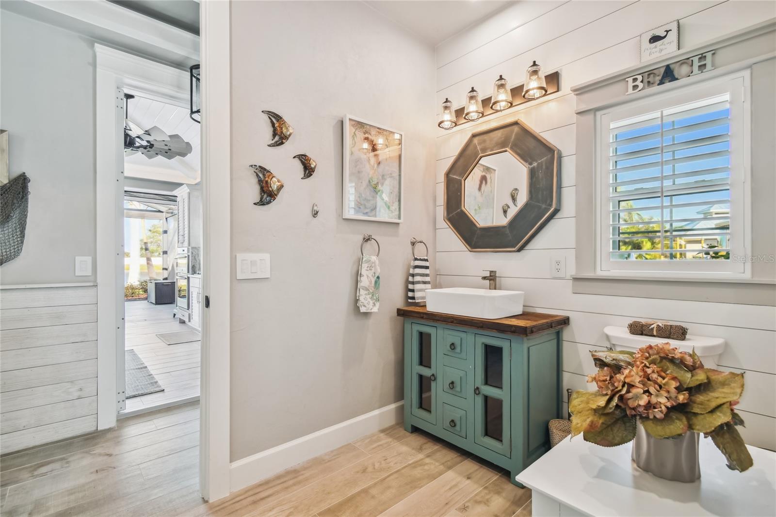 THORNTON CRK MOTORCOACH RESIDENCE - Residential