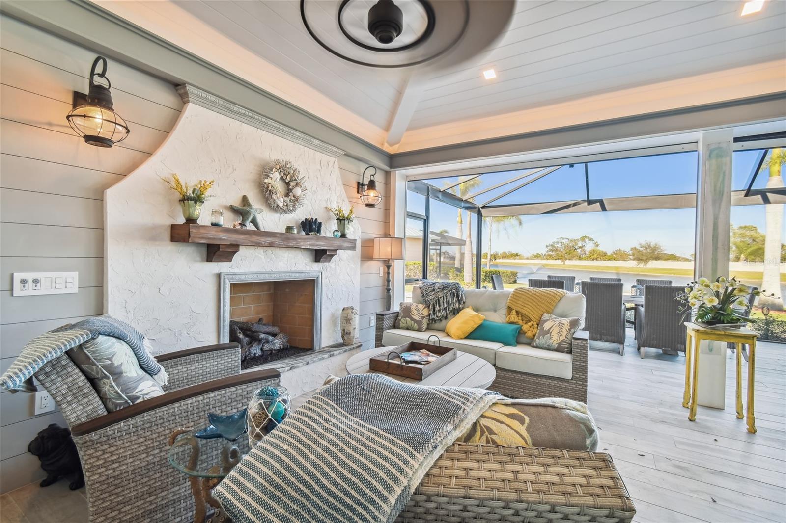 THORNTON CRK MOTORCOACH RESIDENCE - Residential