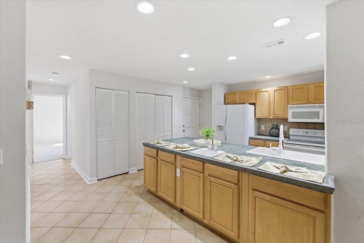 SHANGRI LA CONDO - Residential