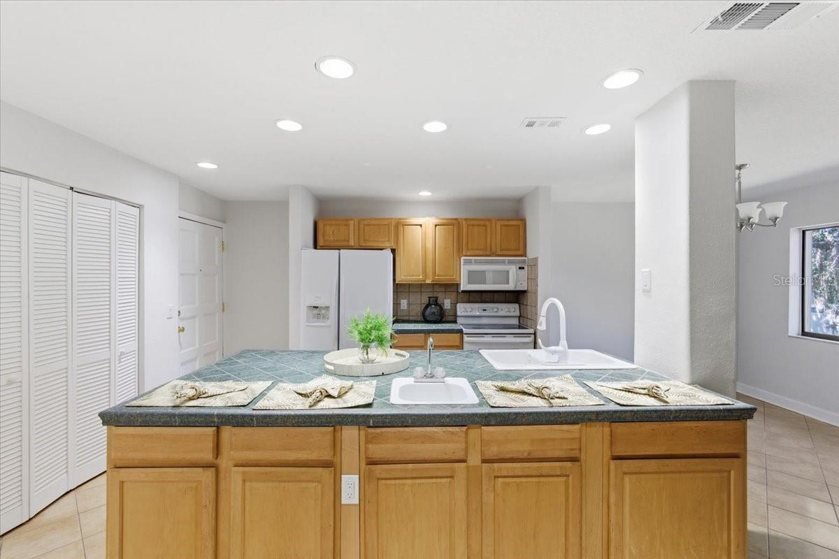 SHANGRI LA CONDO - Residential