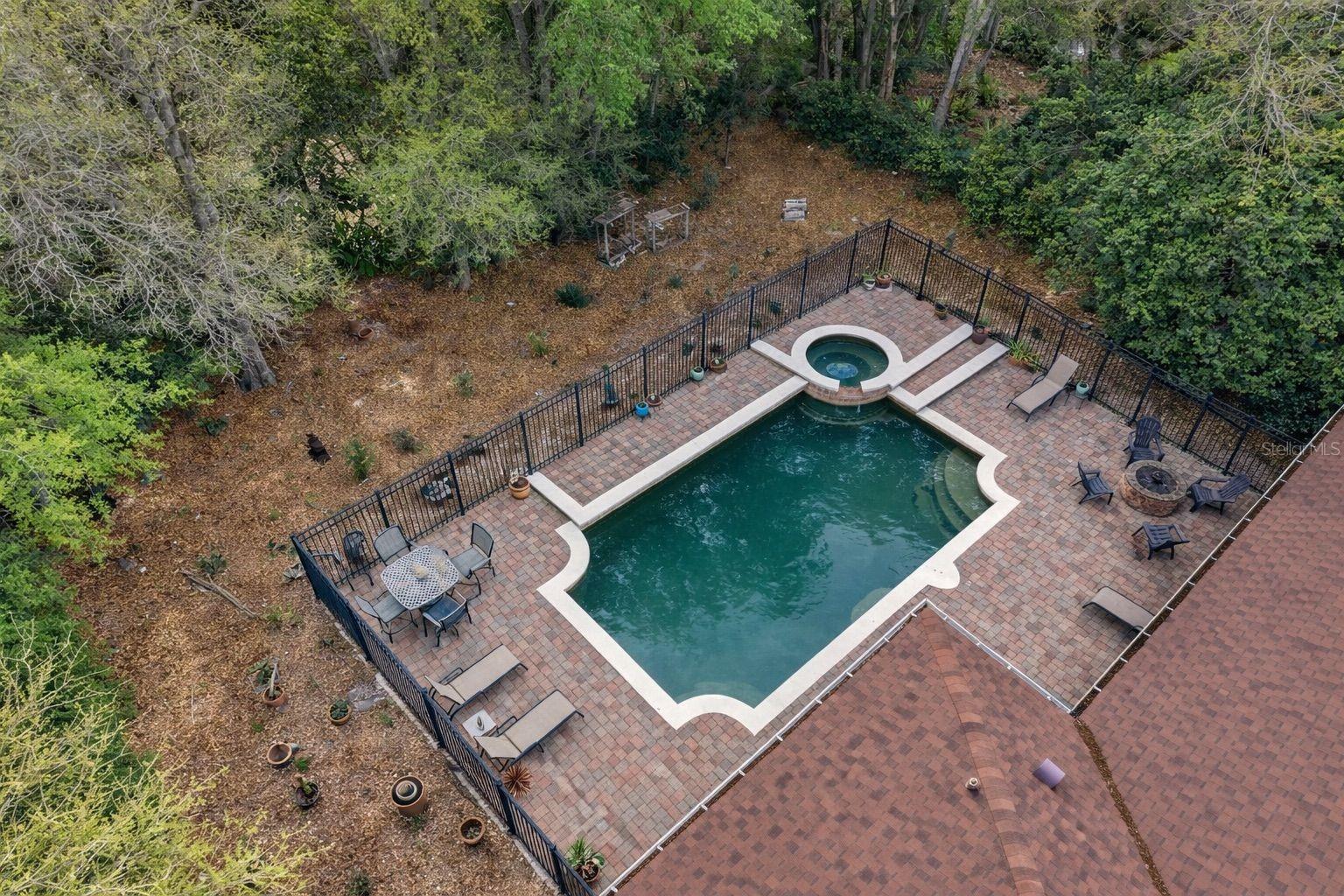 OAK LEAF - Residential