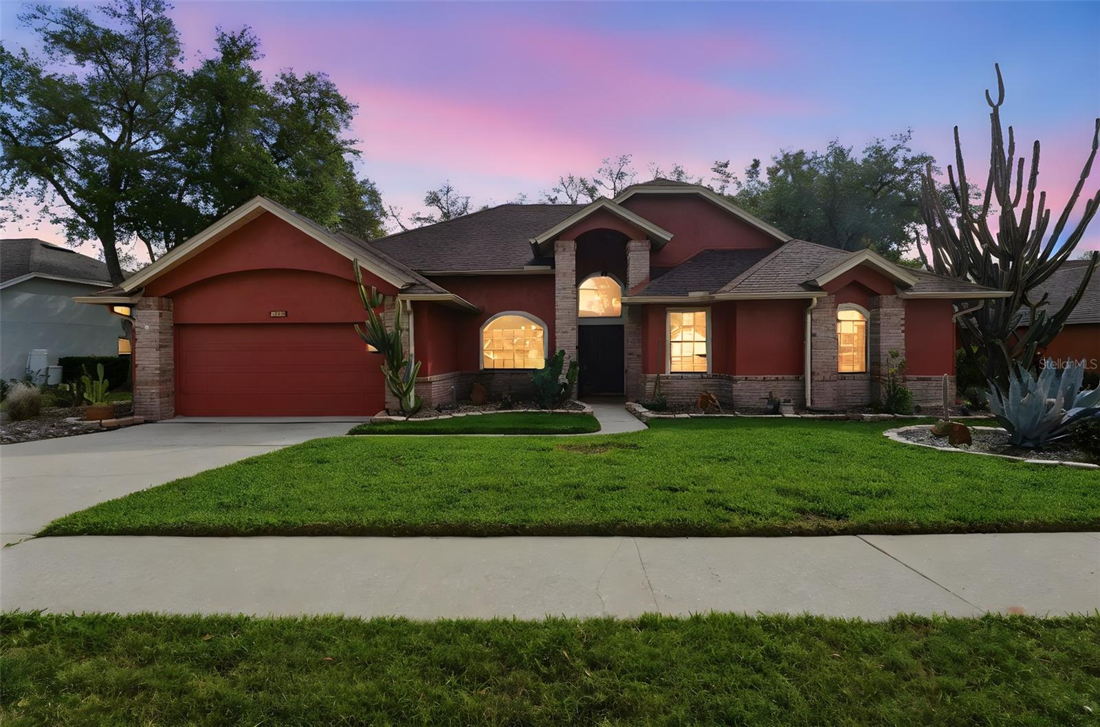 OAK LEAF - Residential