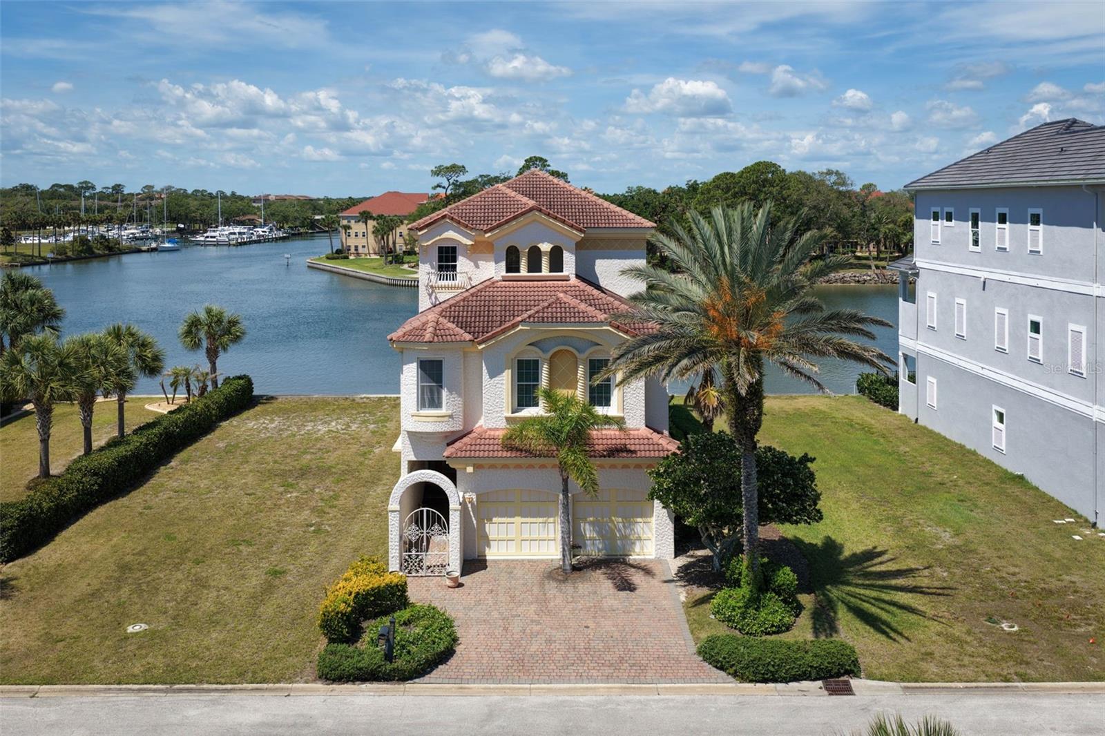 YACHT HARBOR - Residential