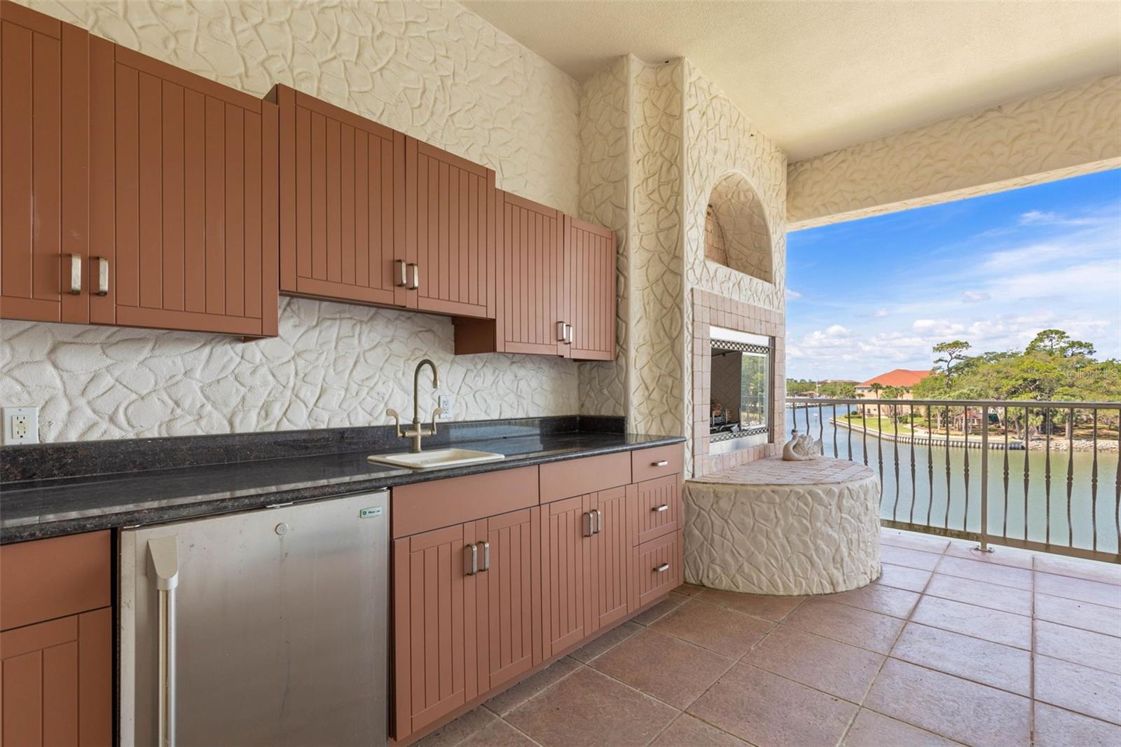 YACHT HARBOR - Residential