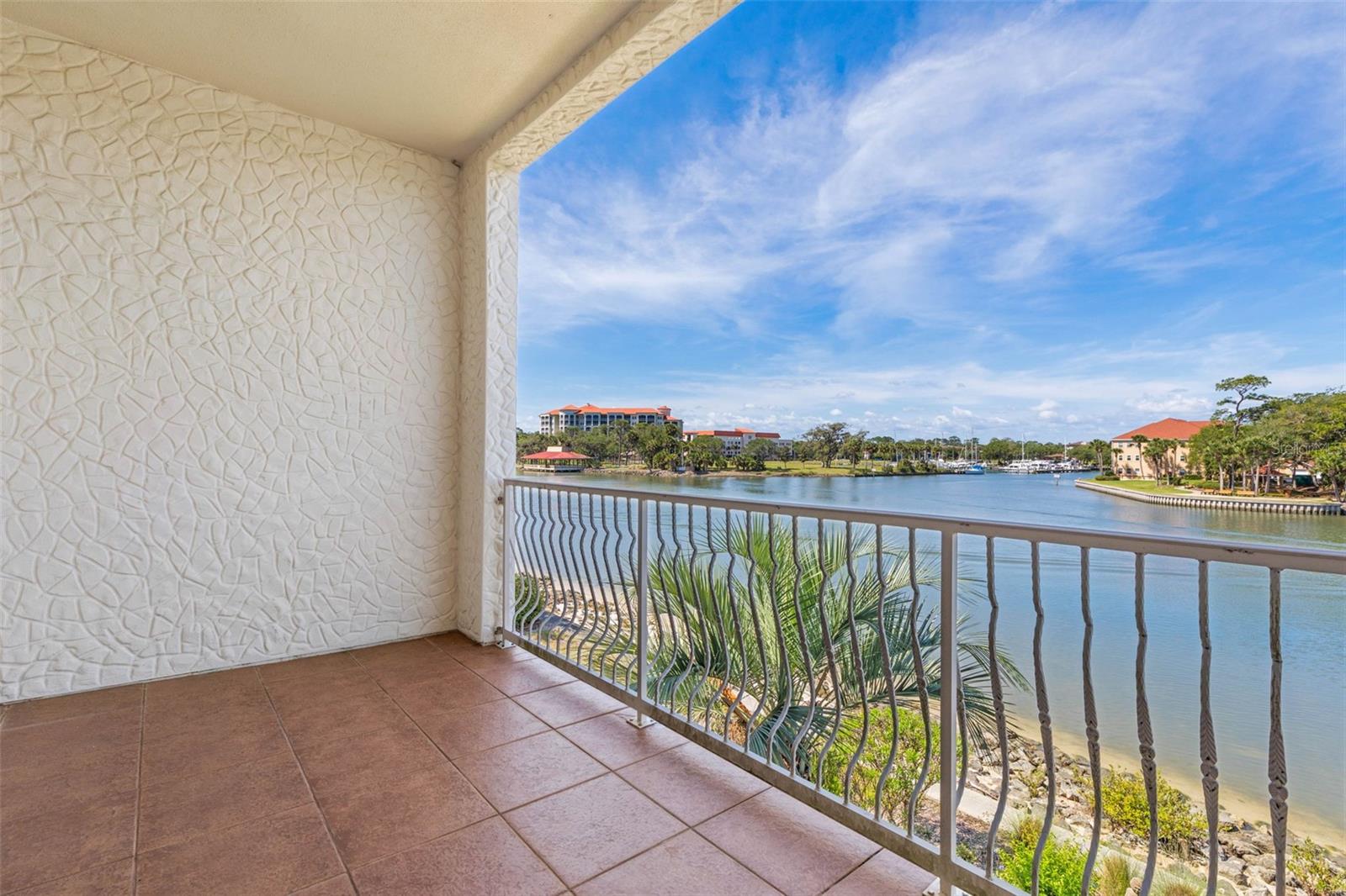 YACHT HARBOR - Residential