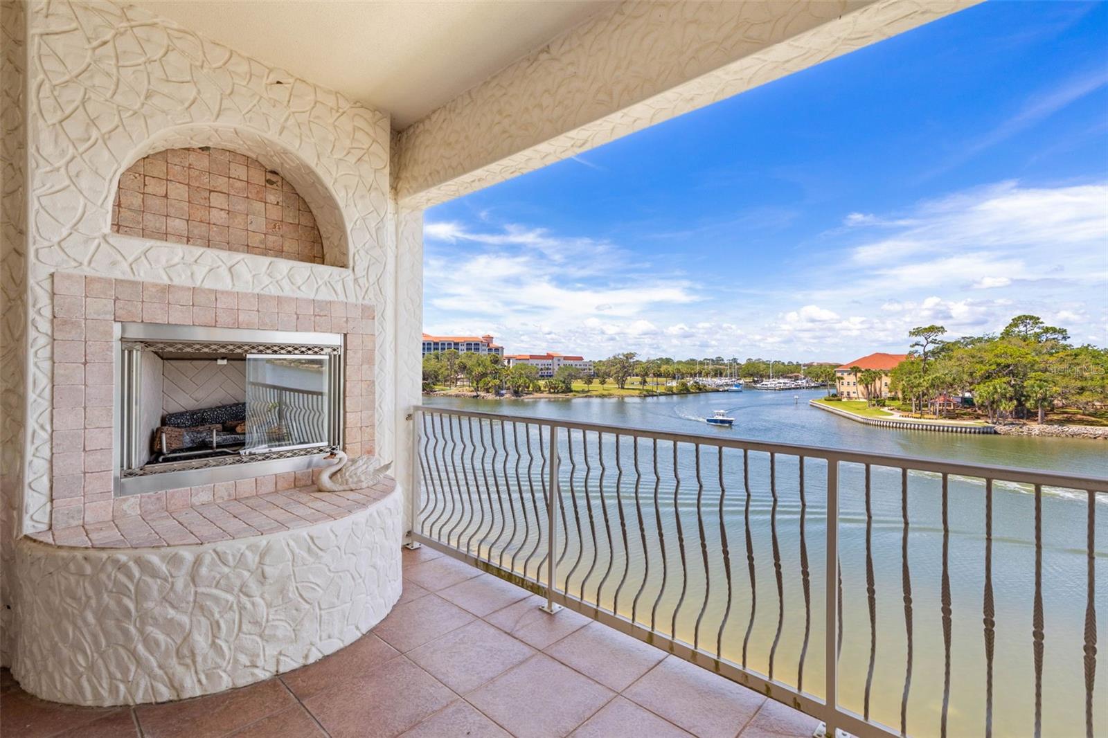 YACHT HARBOR - Residential
