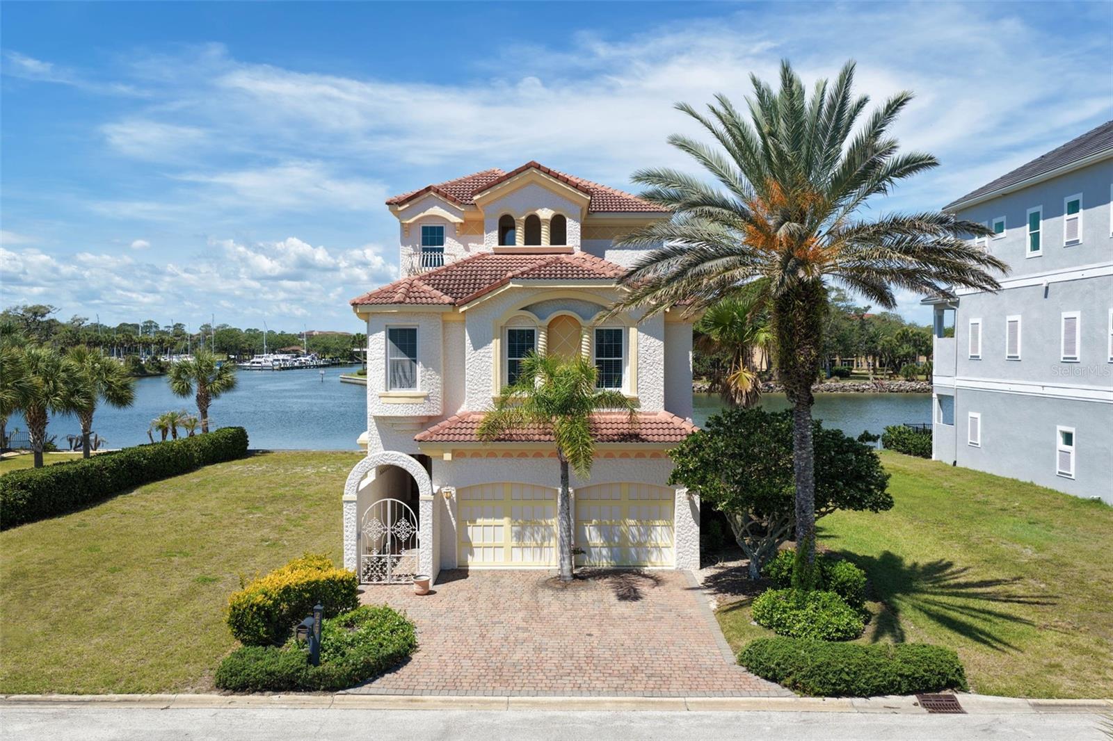 YACHT HARBOR - Residential