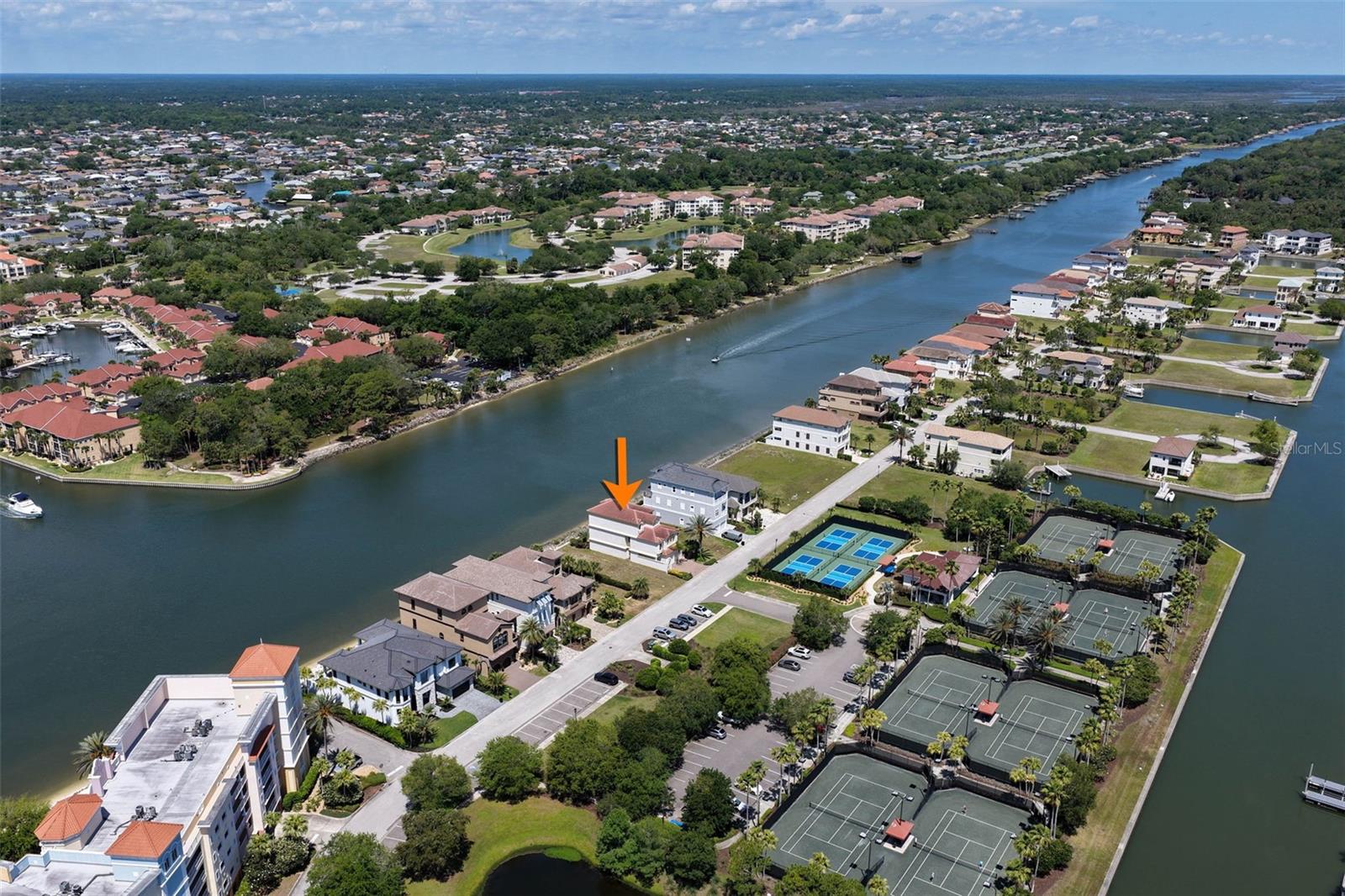 YACHT HARBOR - Residential