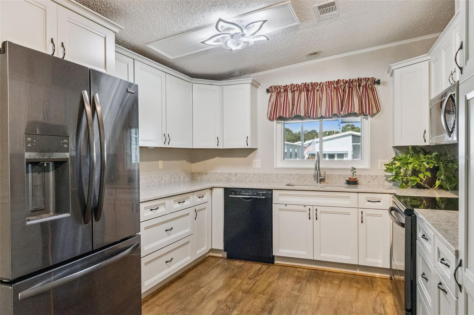 GARDEN GROVE OAKS - Residential