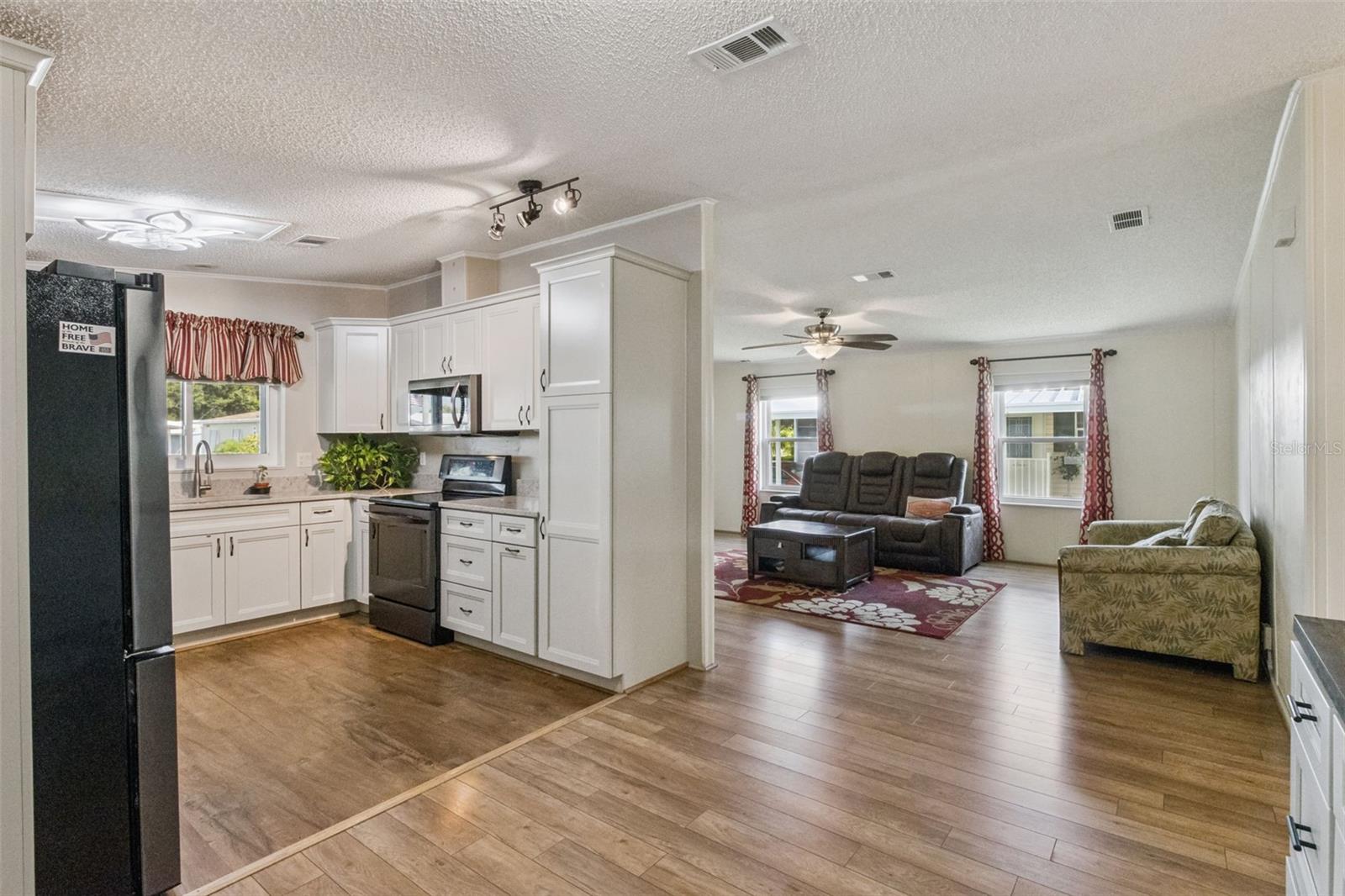 GARDEN GROVE OAKS - Residential