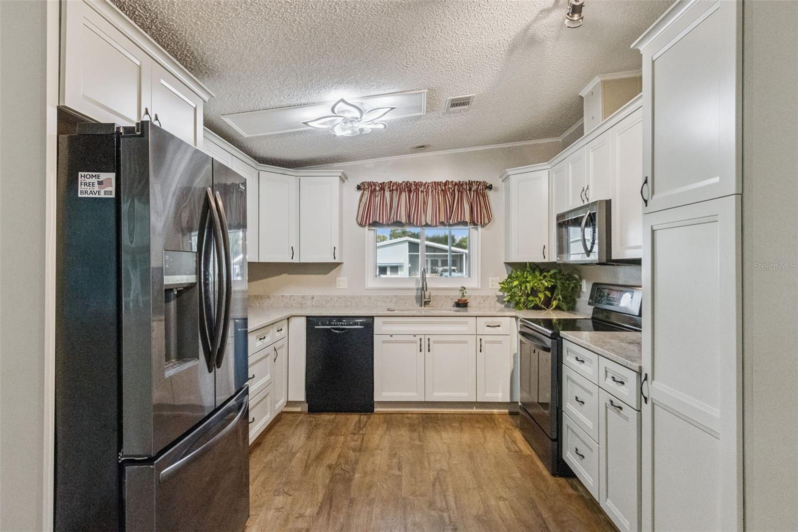 GARDEN GROVE OAKS - Residential