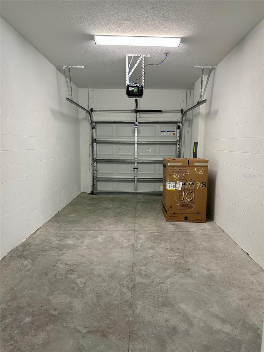 TOWNES AT LAKE THOMAS - Residential Lease