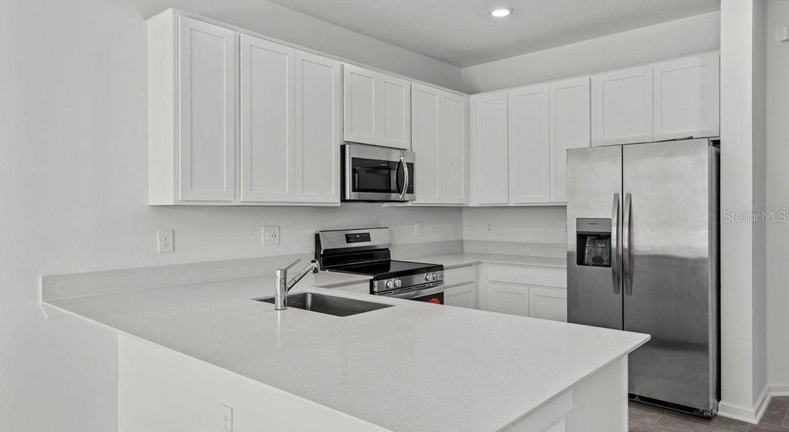 CHATEAU/ASTORIA - Residential Lease